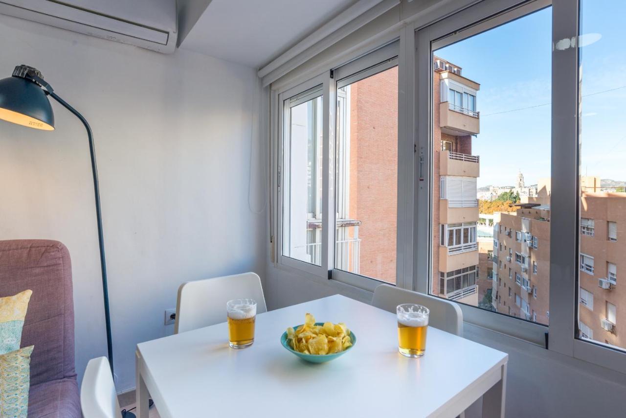 Mp7 Renovated Apartment Right On The Beach 700 Meters Away From Old Town Malaga Bagian luar foto