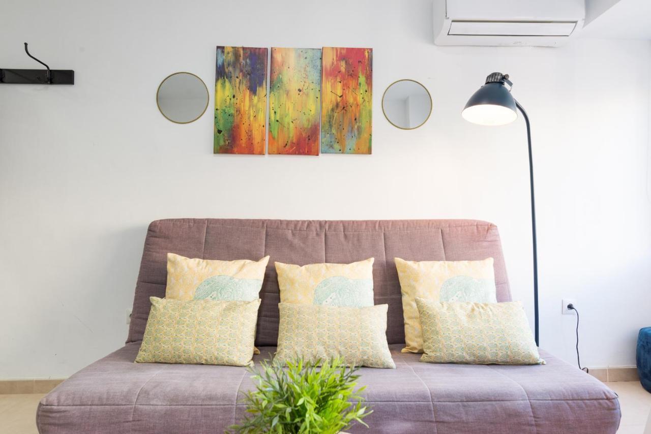 Mp7 Renovated Apartment Right On The Beach 700 Meters Away From Old Town Malaga Bagian luar foto